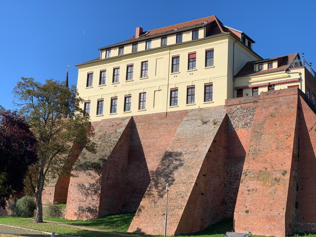 Ringhotel Schloss Tangermuende Exterior photo