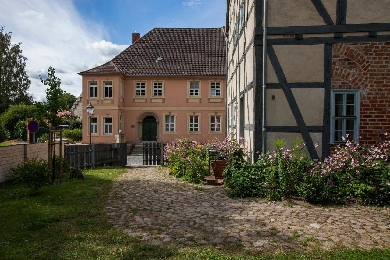 Ringhotel Schloss Tangermuende Exterior photo