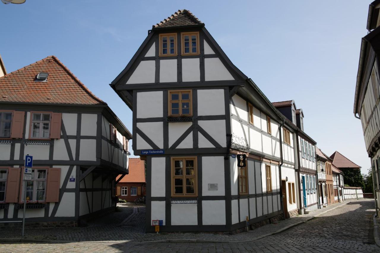 Ringhotel Schloss Tangermuende Exterior photo