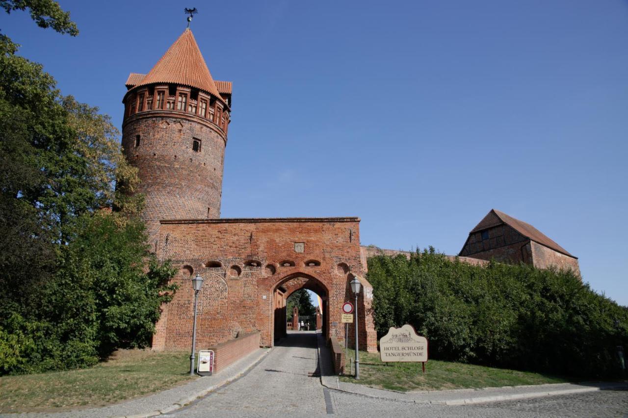 Ringhotel Schloss Tangermuende Exterior photo