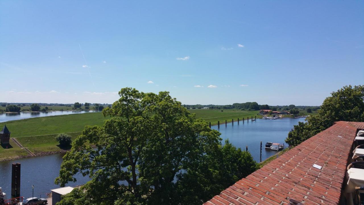 Ringhotel Schloss Tangermuende Exterior photo