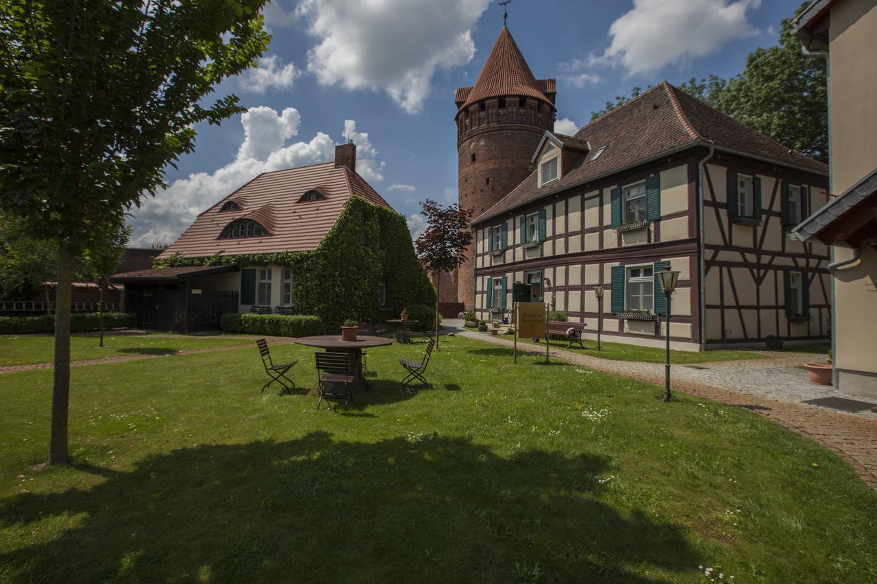 Ringhotel Schloss Tangermuende Exterior photo
